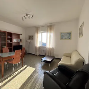 appartamento-vista-mare-in-villa.hotelitalianriviera.com/